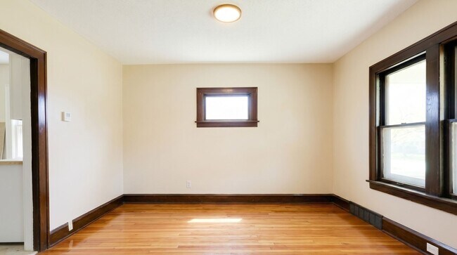 Building Photo - Bright, Beautiful  Single Family Move-In Ready | Section 8 and EDEN welcomed