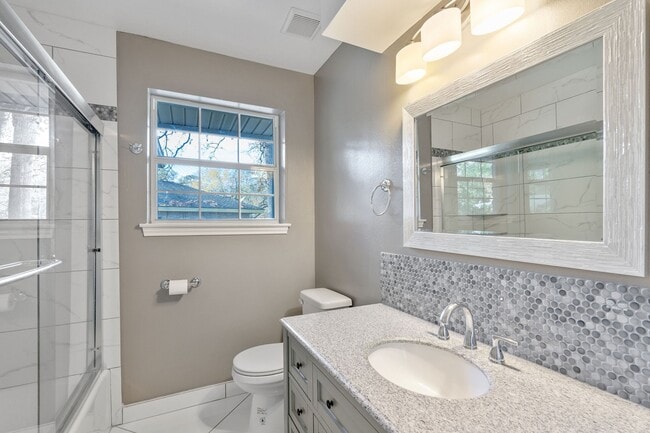 Building Photo - 3307 Roaming Woods Ln