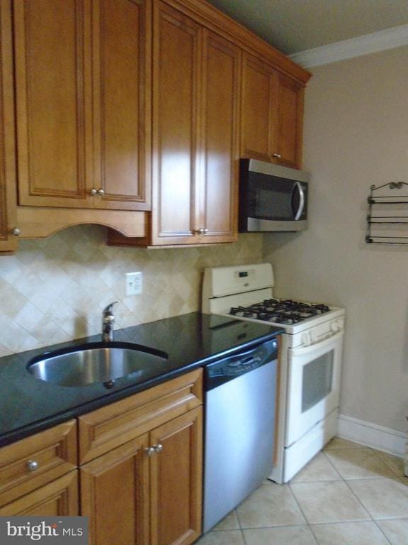 Building Photo - 112 Commerce St