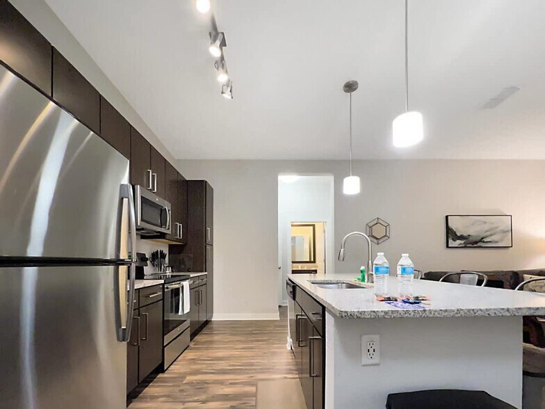 Building Photo - 2615 N Grady Ave