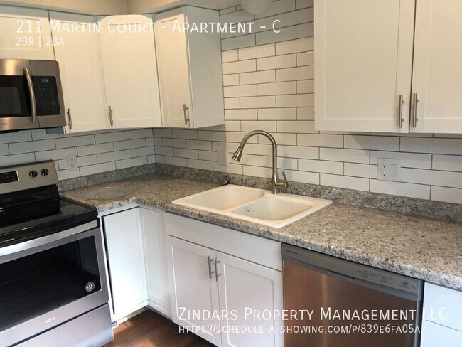 Building Photo - 211 Martin Ct