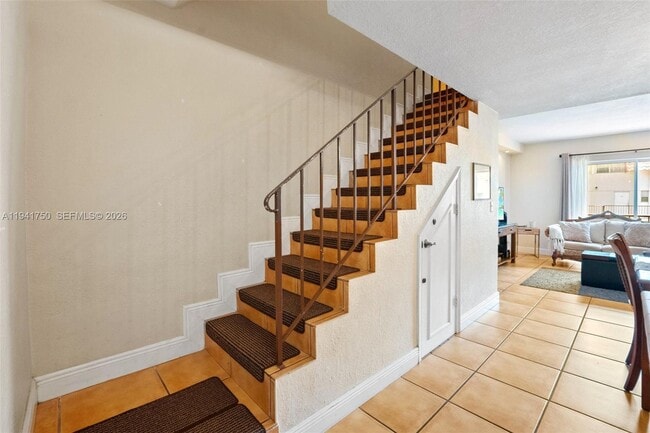 Building Photo - 6703 N Kendall Dr