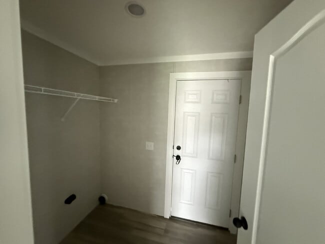 Building Photo - 430 N Crotty Ln