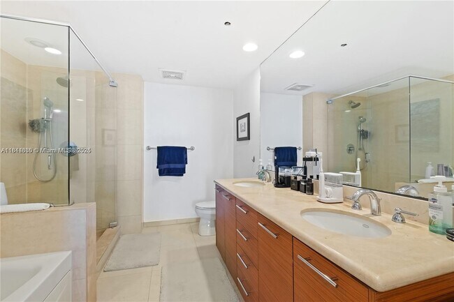 Building Photo - 50 Biscayne Blvd