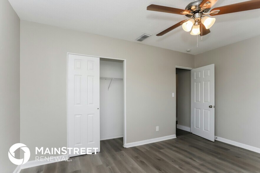 Building Photo - 8464 Hollyhock Ave