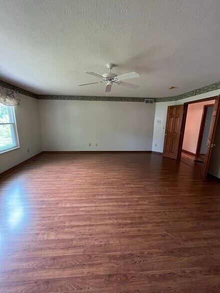 Building Photo - 7960 Compton Ct