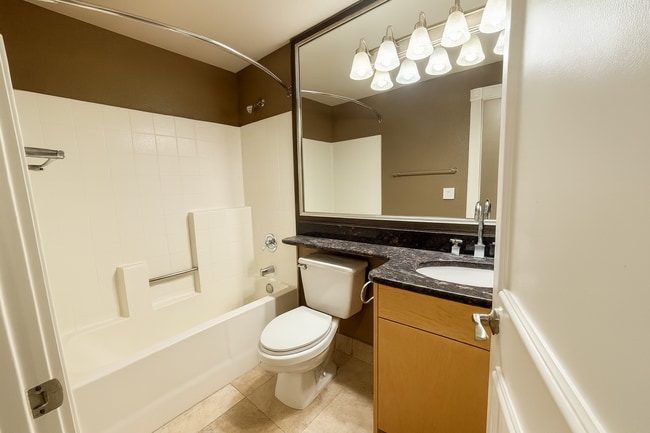 Building Photo - Meridian 2 BDR /2 BATH Luxury Condo - RESO...