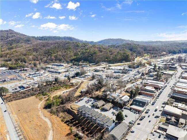 Building Photo - 35 Cottonwood St