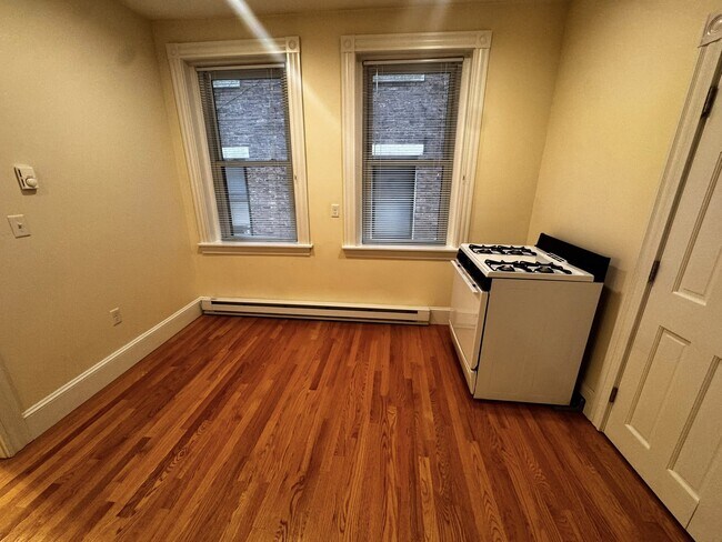 Building Photo - 29 Revere St