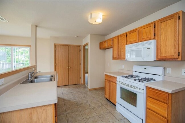 Building Photo - 321 Grant Springs Dr