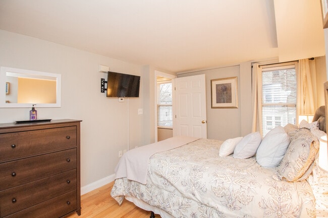 Building Photo - 23 Jay St