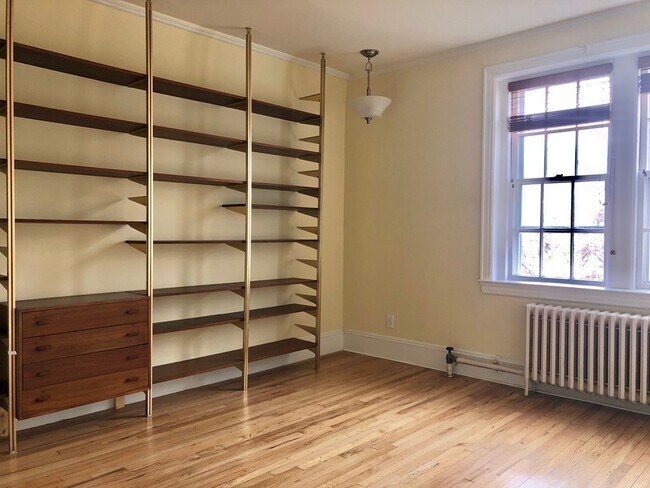 Building Photo - 205 Mt Auburn St