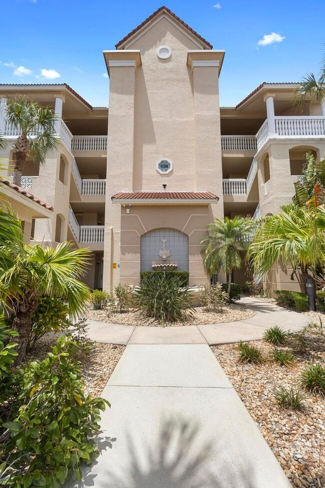 Building Photo - Beautiful Fully Furnished 3/2 Bouchelle Is...