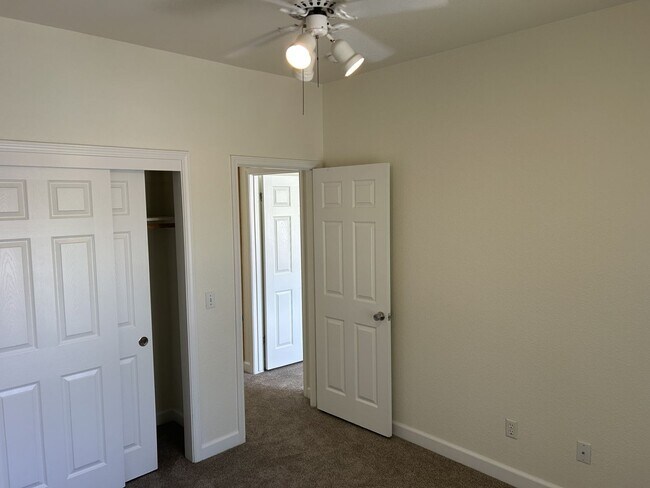 Building Photo - 597 Canvasback Ct