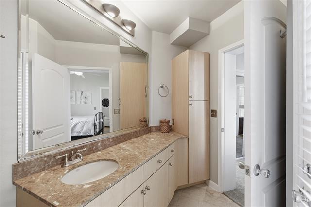 Building Photo - 3225 Turtle Creek Blvd Blvd