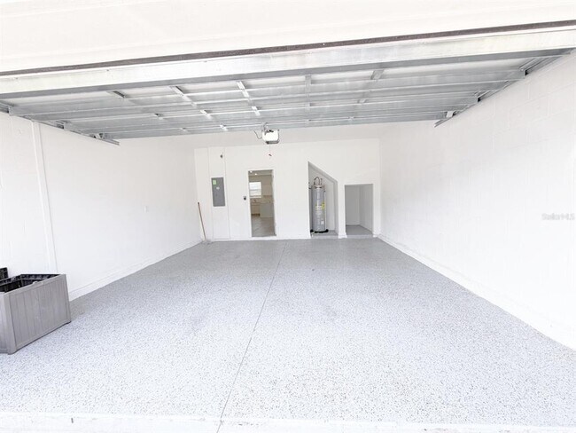 Building Photo - 398 Bogey Dr