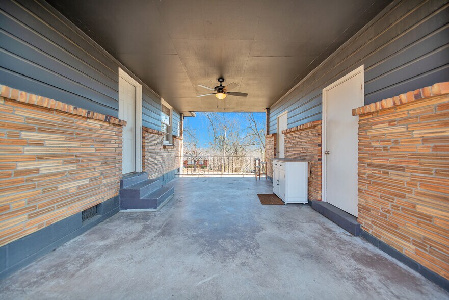 Building Photo - 801 Potter Ln