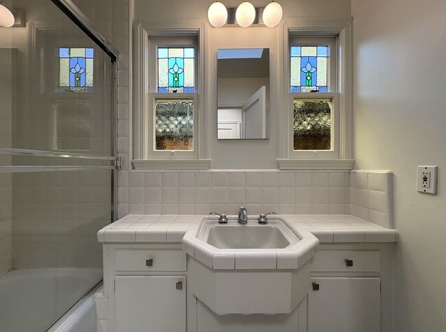 Building Photo - Beautifully Updated 3BD/2BA + Office Single-Family Home in Palo Alto