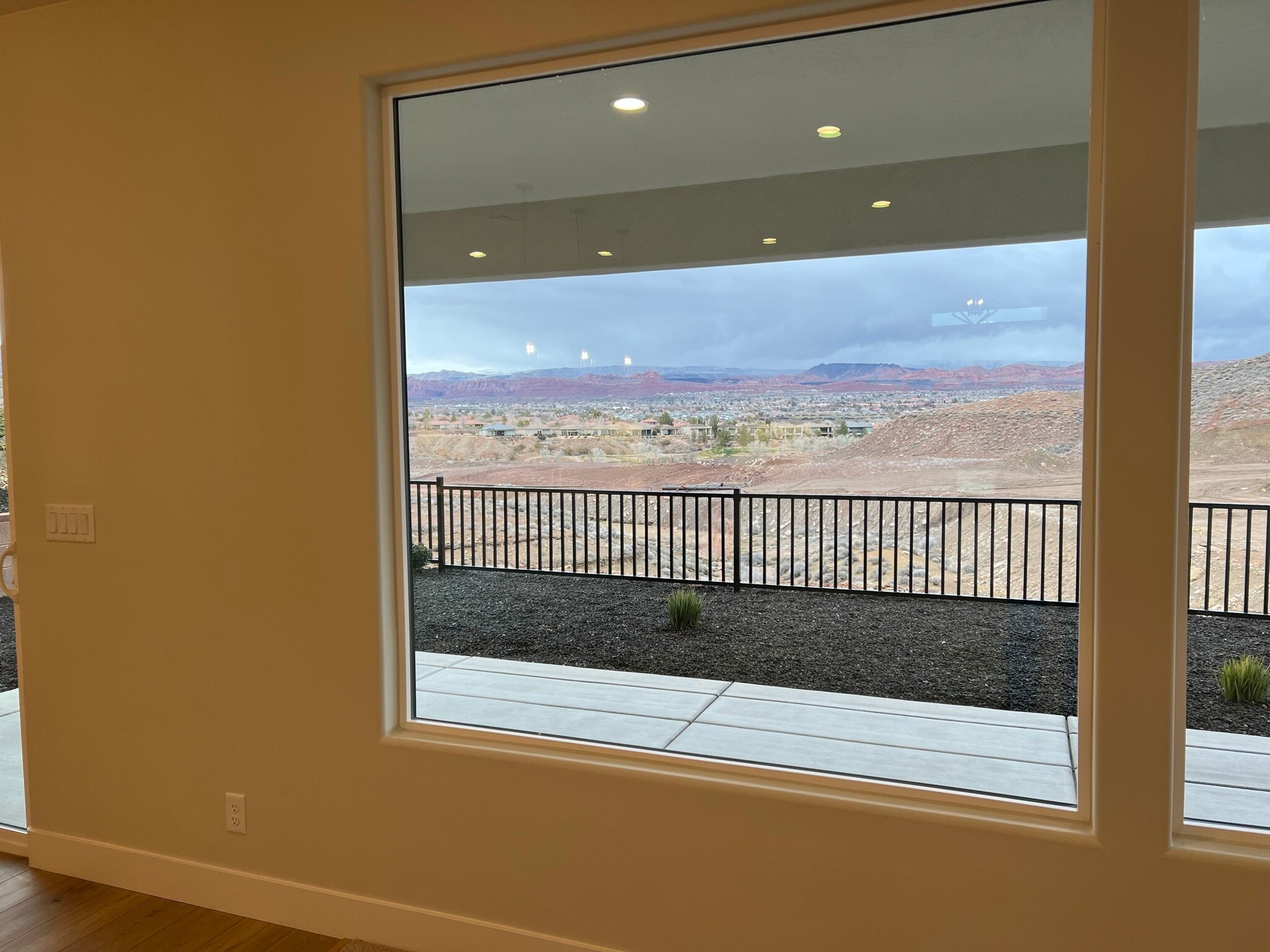 Building Photo - 2744 W Columbo Ln