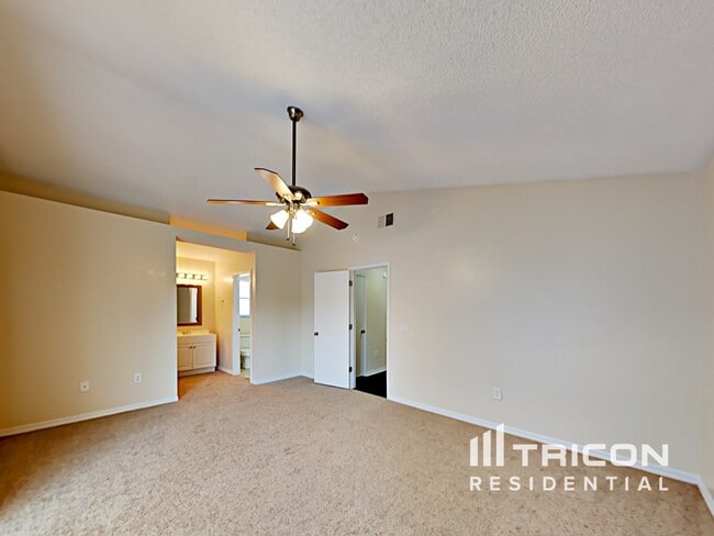 Building Photo - 9231 Lake Lotta Cir
