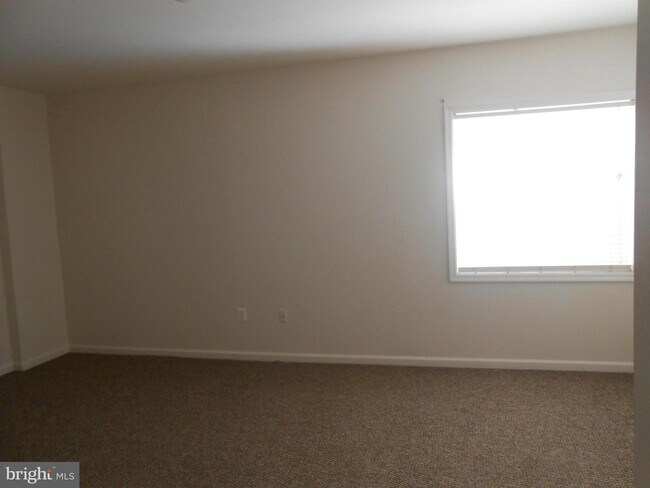 Building Photo - 209 Eastside Ln