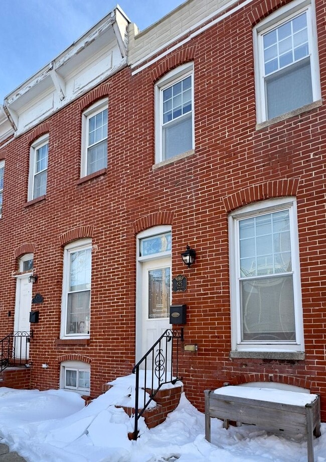 Building Photo - Charming 2 Bedroom/3.5 Bathroom Townhome in Canton, MD!