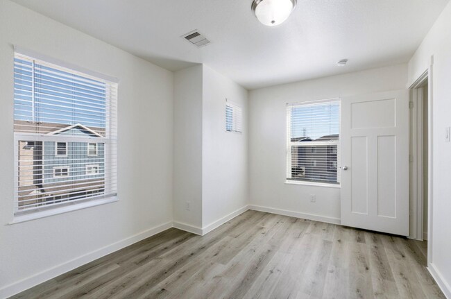 Building Photo - 21155 Gosling Rd