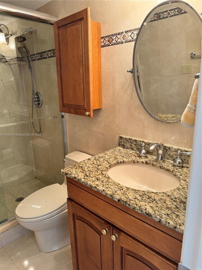Building Photo - 3300 N Palm Aire Dr