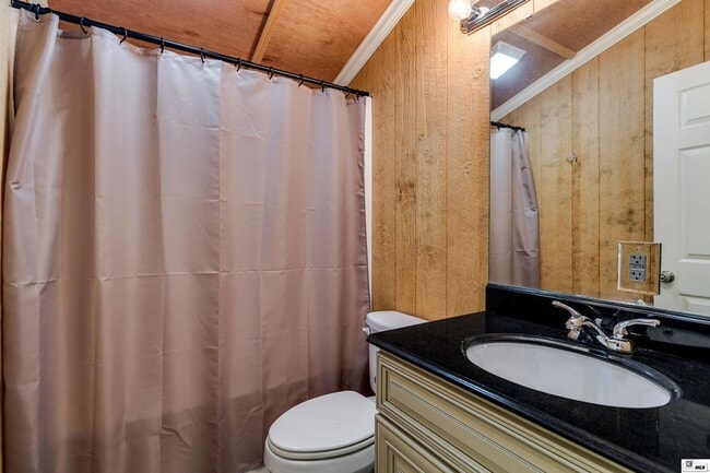 Building Photo - 2116 Bayou Darbonne Dr