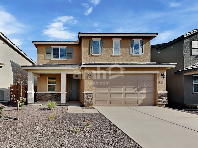 Primary Photo - 9740 W Parkway Dr