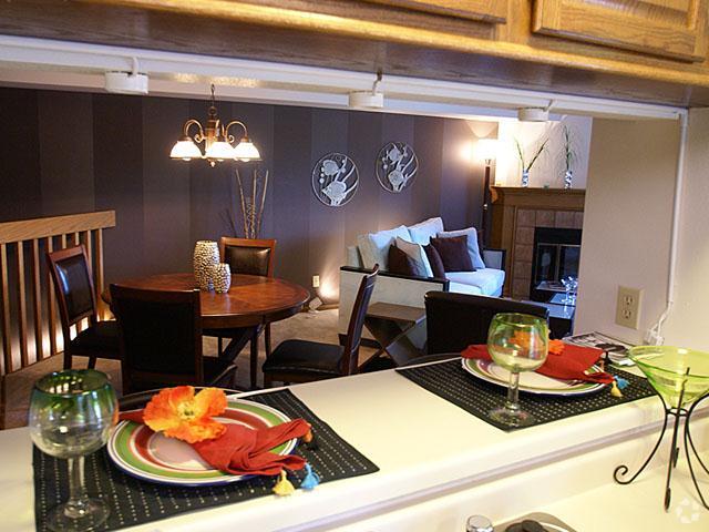 Kitchen - Presidio Square Apartments