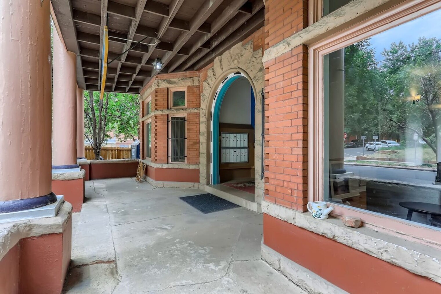 Building Photo - 1666 Detroit St