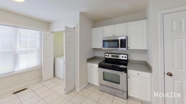 Building Photo - 1316 Ujamaa Dr