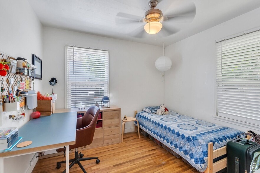 Building Photo - 555 800 E