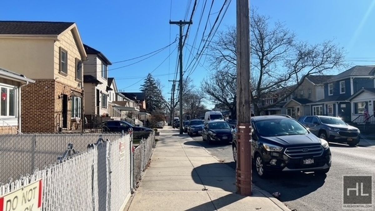 Building Photo - 2121 Kimball St