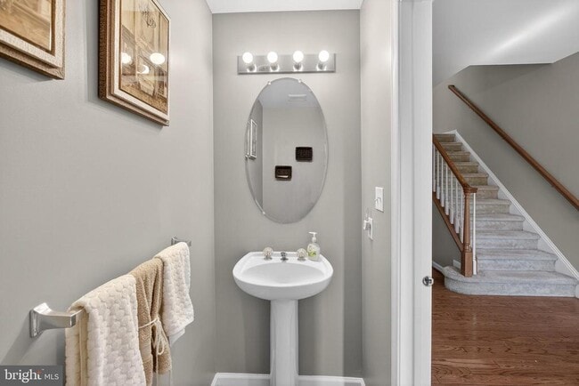 Building Photo - 43738 Clemens Terrace