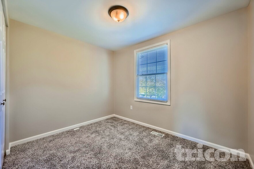 Building Photo - 719 Dayspring Dr