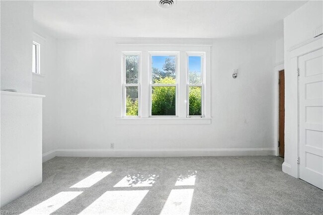 Building Photo - 7483 Hughart St