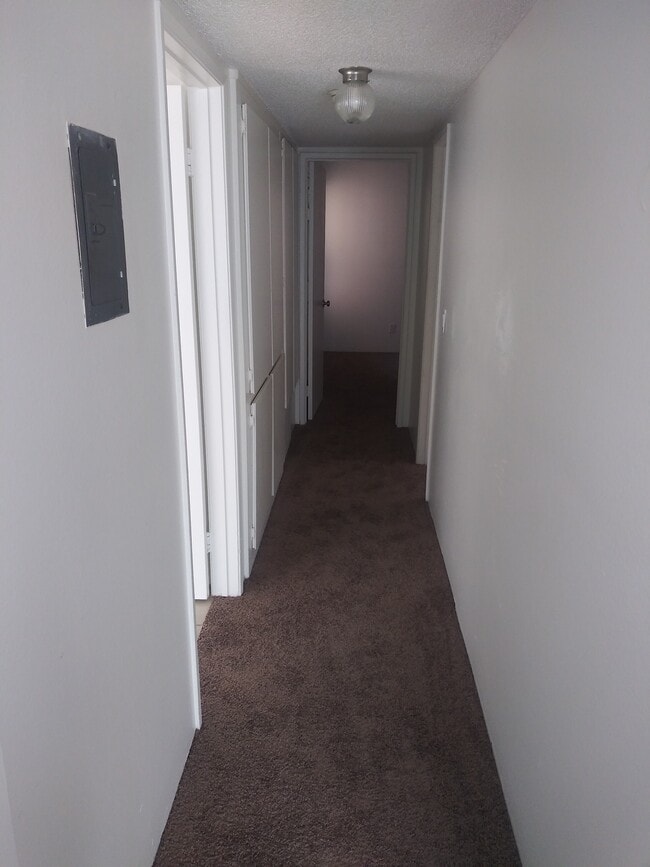 Building Photo - Ramona Park Apartments
