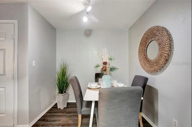 Building Photo - 1400 Gandy Blvd N