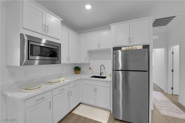 Building Photo - 195 Vander Rdg St