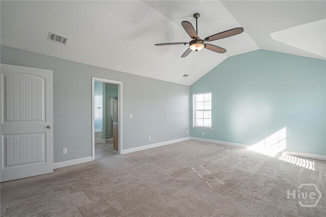 Building Photo - 100 Springcreek Ln