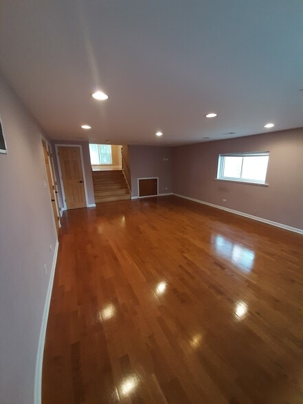 Family Room - 240 Glenview Rd