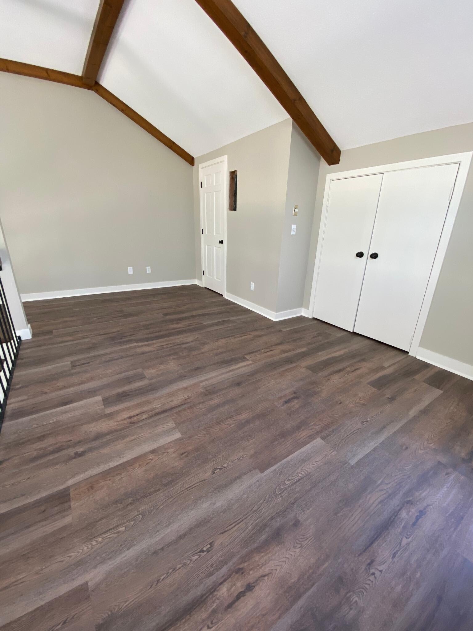 Building Photo - 40 Farmington Chase Cres