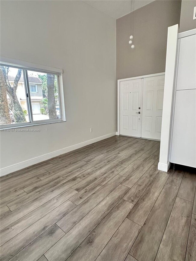 Building Photo - 10262 NW 52nd Ln