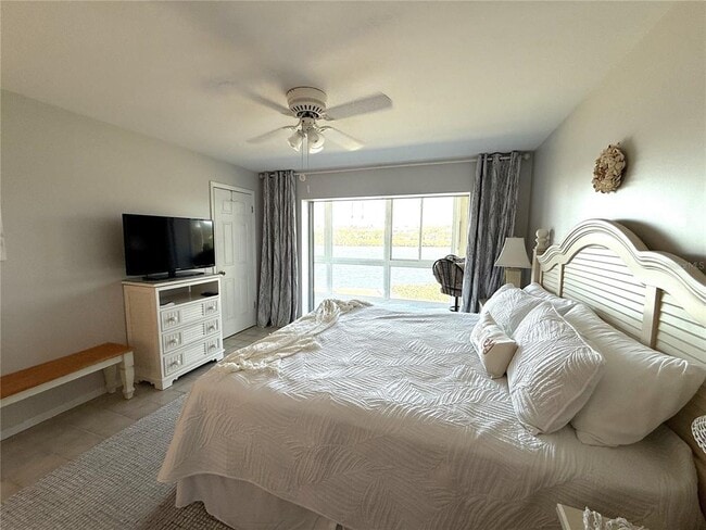 Building Photo - 3330 Gulf of Mexico Dr