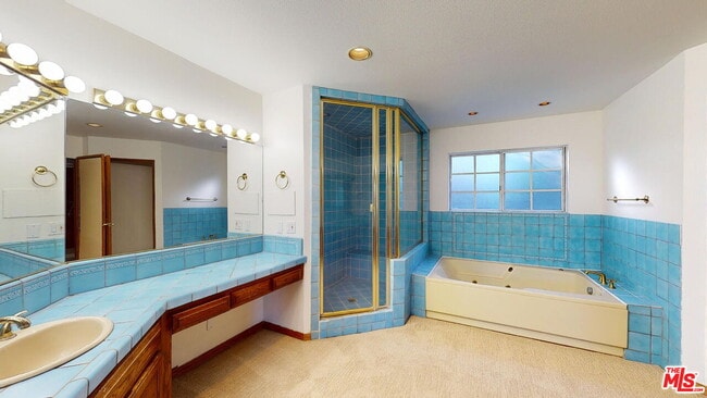 Building Photo - 4339 Alhama Dr