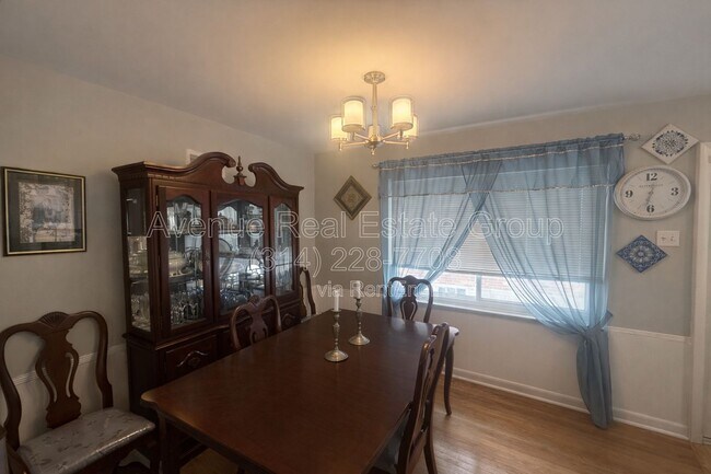 Building Photo - 7116 Clayton Rd