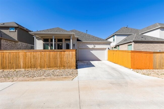 Building Photo - 2824 Stone Branch Dr