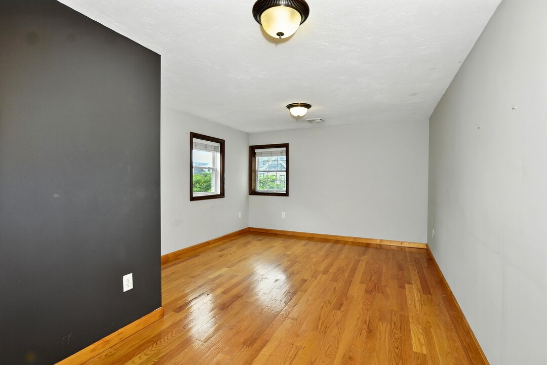 Building Photo - 12 Fenton St
